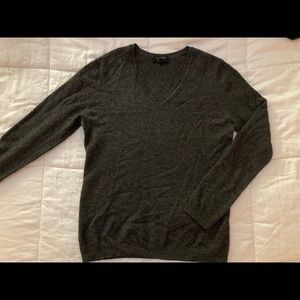 Cashmere grey sweater